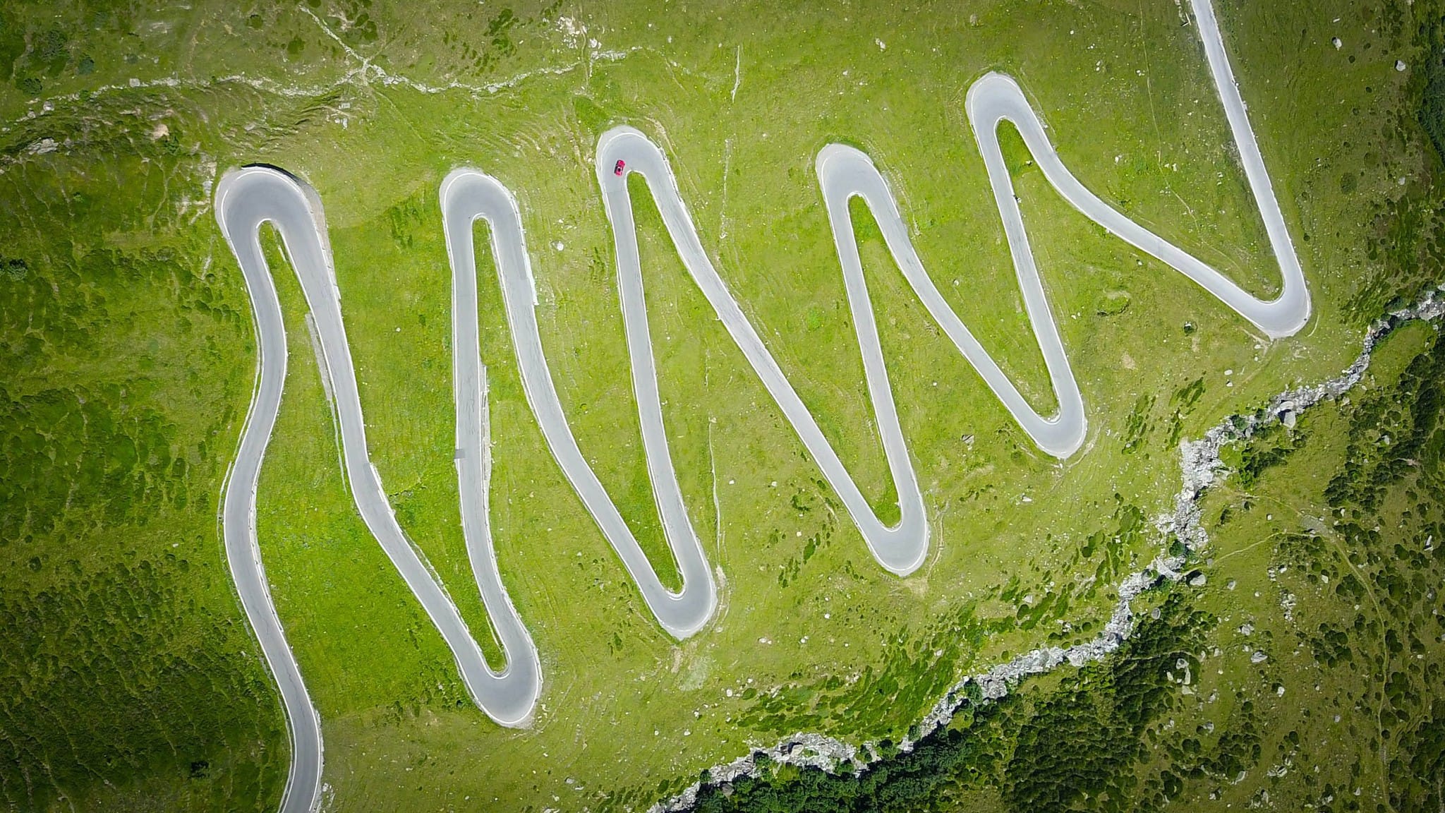 twisting road